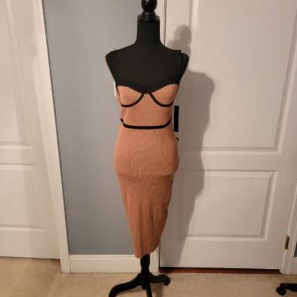 Dress - Picture 2 of 6